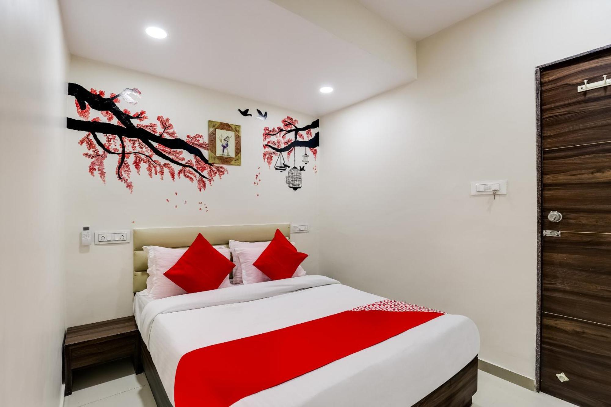 Collection O Hotel Alice Ahmedabad Exterior photo