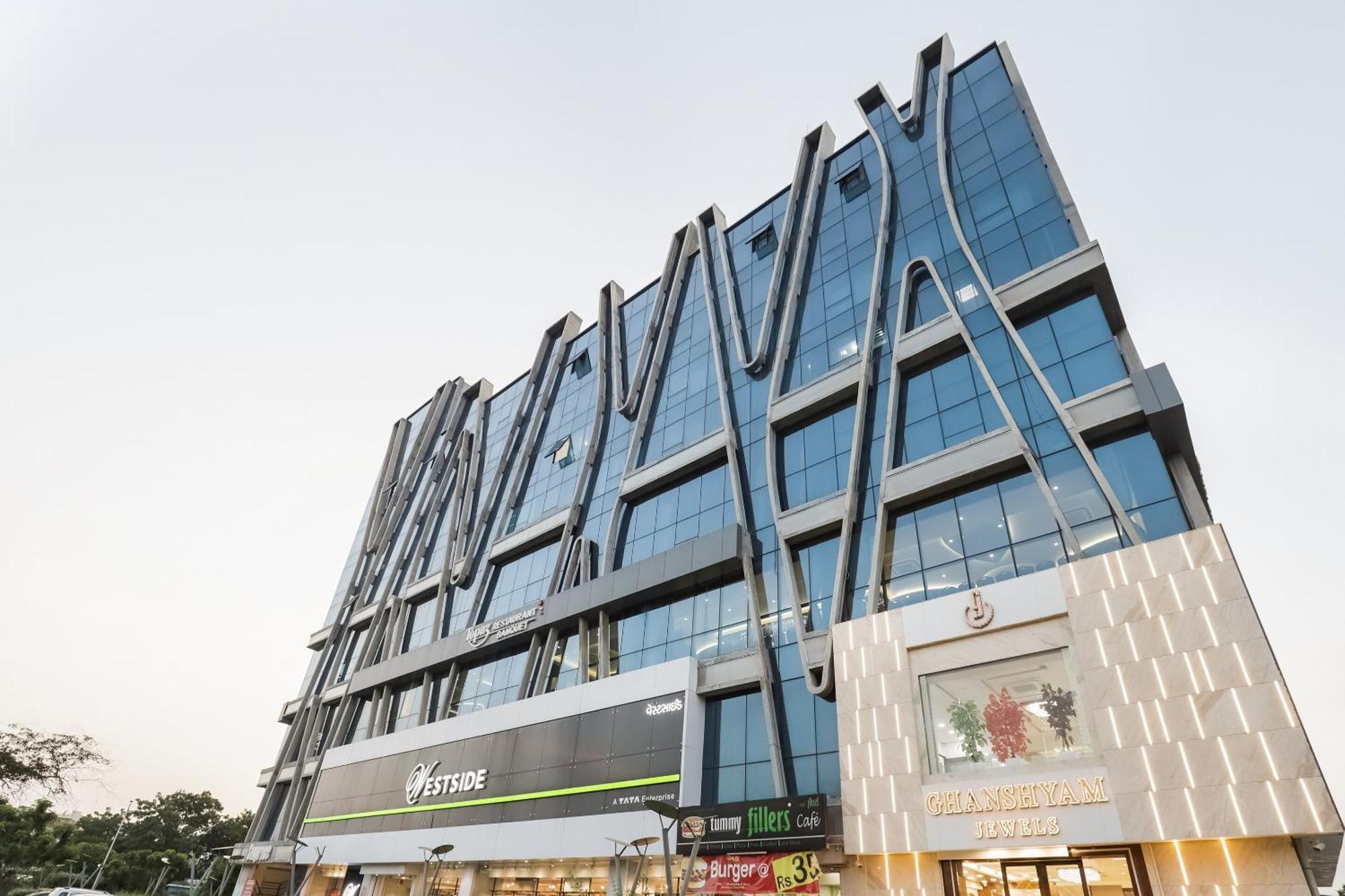 Collection O Hotel Alice Ahmedabad Exterior photo
